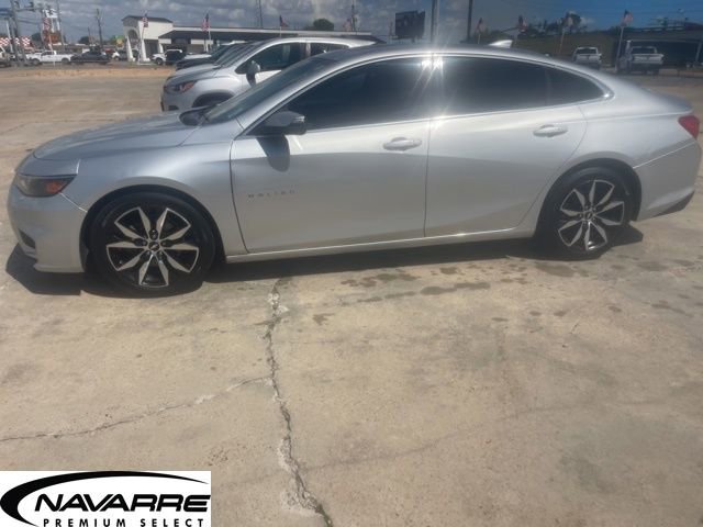 Used 2017 Chevrolet Malibu LT w/ Leather Package FWD image 5