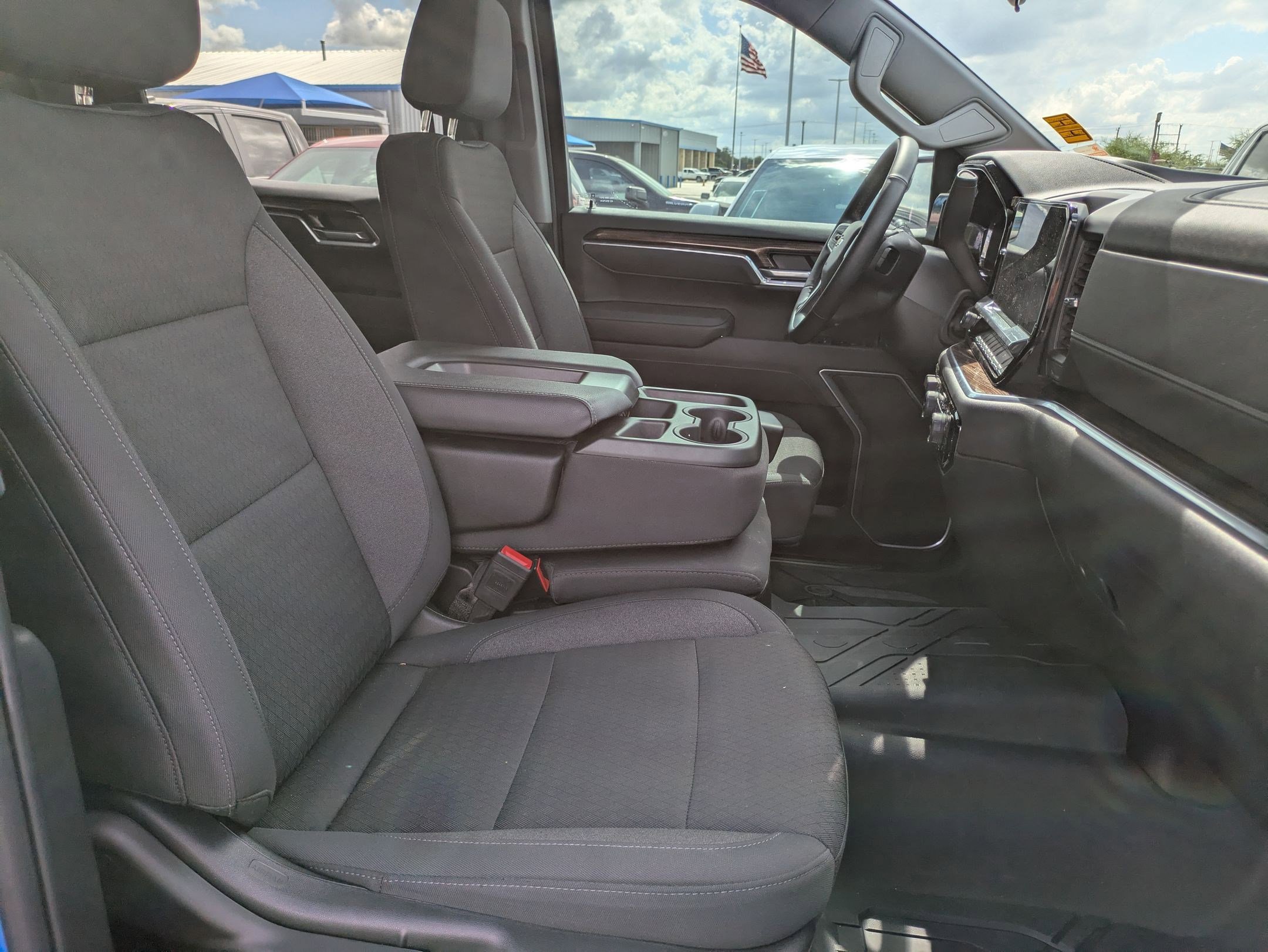 Used 2025 Chevrolet Silverado 1500 LT image 28