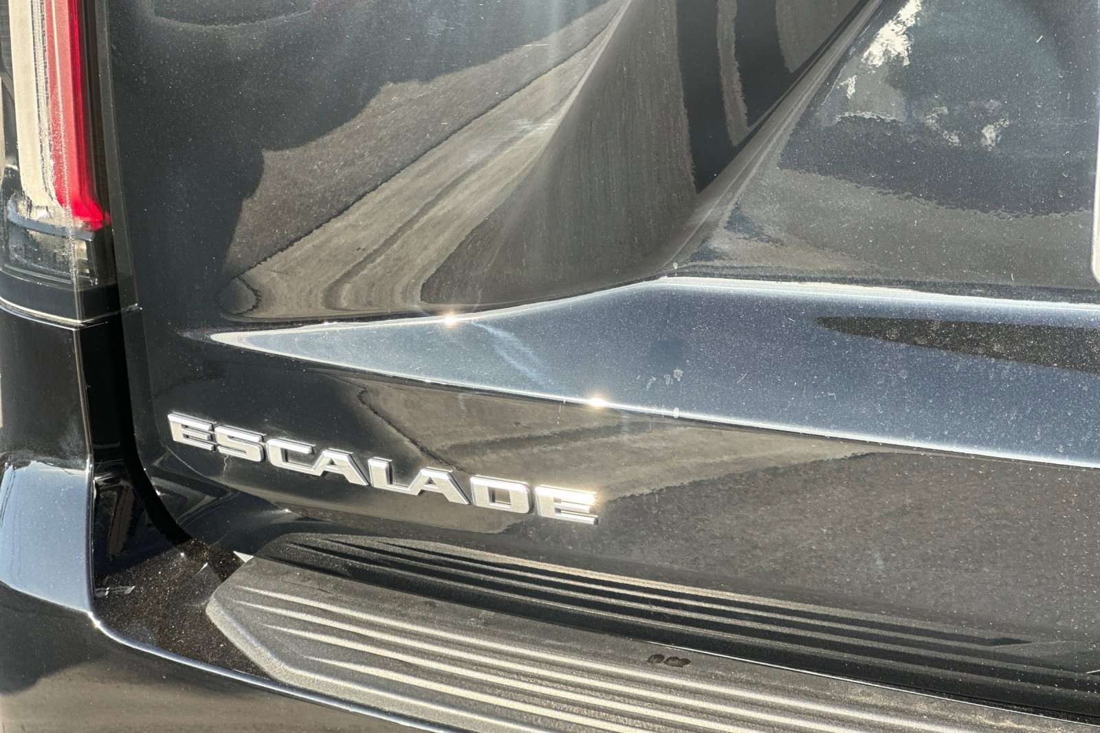 Used 2024 Cadillac Escalade Premium Luxury w/ Performance Package image 40