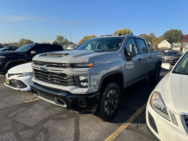 Used 2025 Chevrolet Silverado 2500 Custom w/ Custom Value Package AWD/4WD image 2