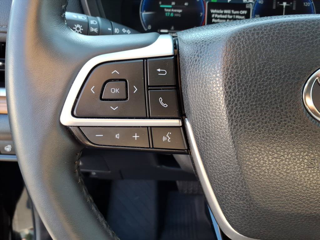 Used 2024 Toyota Grand Highlander AWD image 30