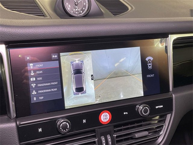 Used 2025 Porsche Macan image 33