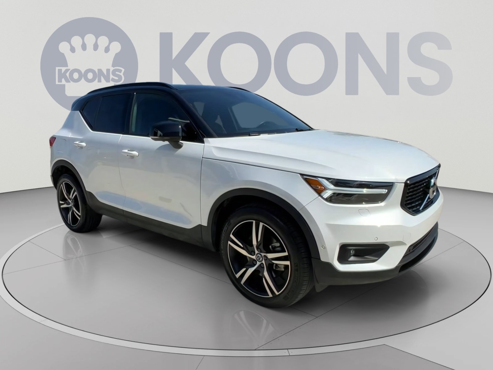 Used 2021 Volvo XC40 T5 R-Design w/ Advanced Package AWD/4WD image 2