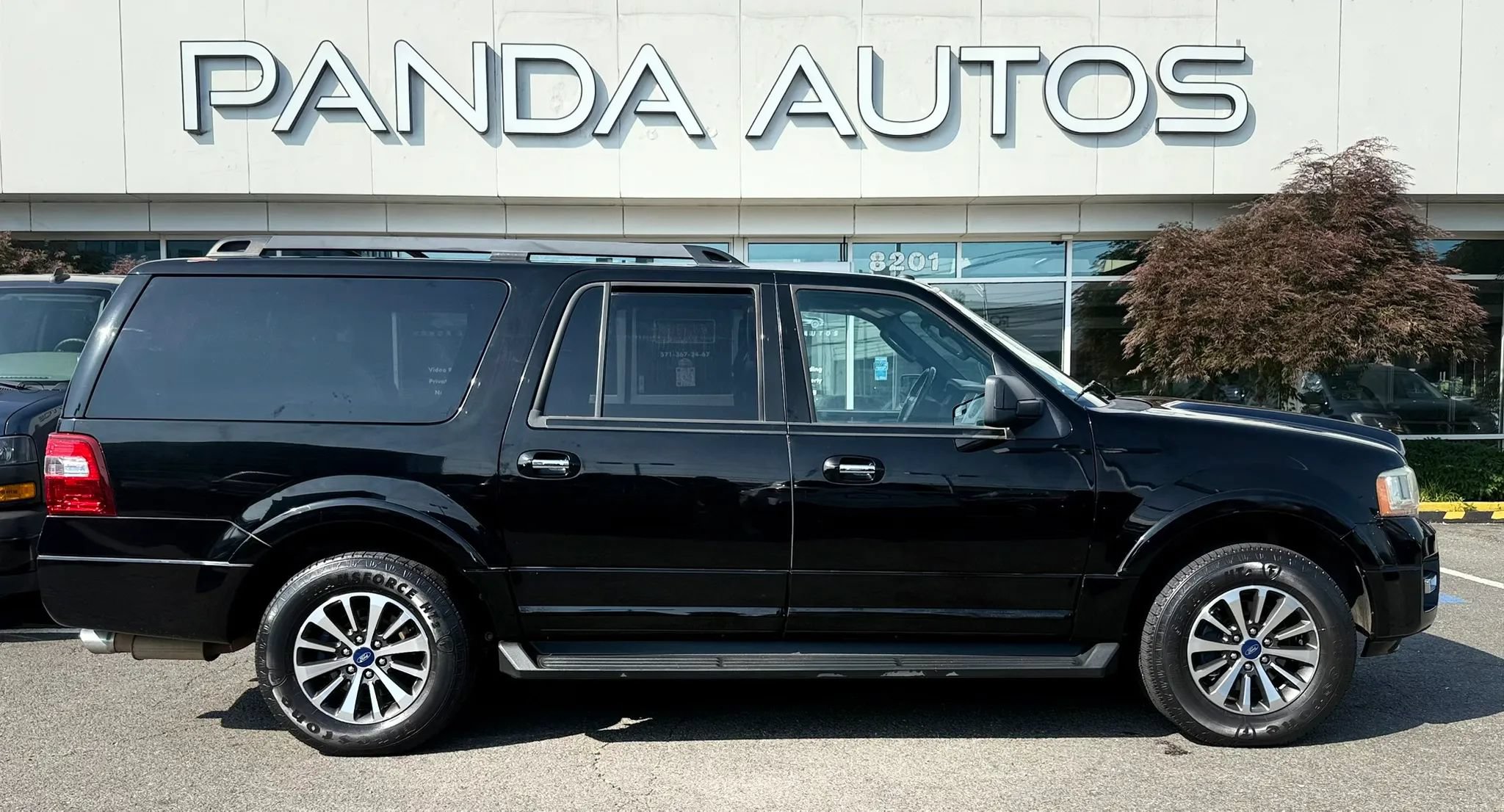 Used 2016 Ford Expedition EL XLT w/ Equipment Group 201A AWD/4WD image 8
