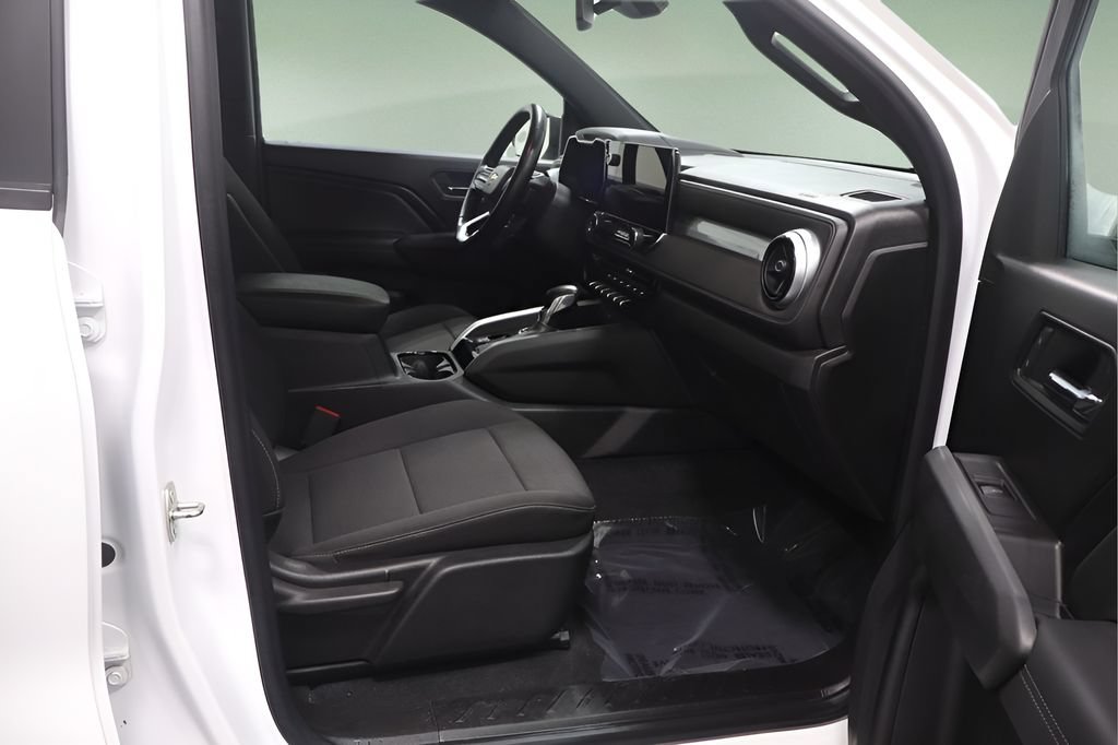 Used 2023 Chevrolet Colorado LT w/ LT Convenience Package II AWD/4WD image 18