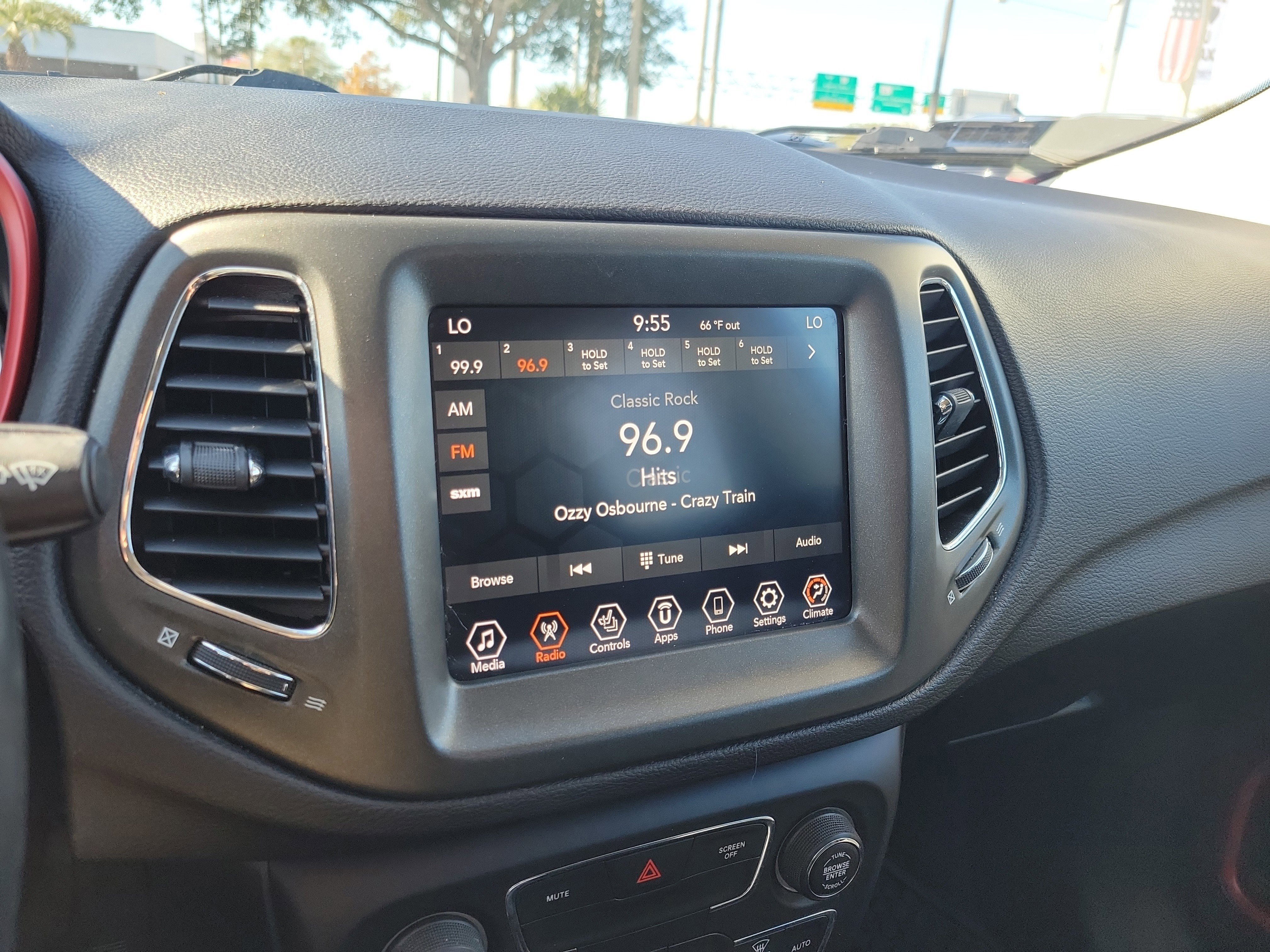 Used 2020 Jeep Compass Trailhawk w/ Leather Interior Group image 16