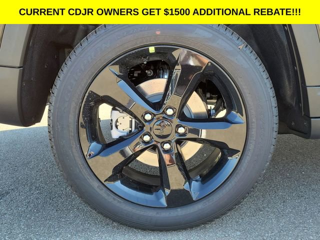 New 2025 Jeep Grand Cherokee Limited w/ Black Appearance Package image 6