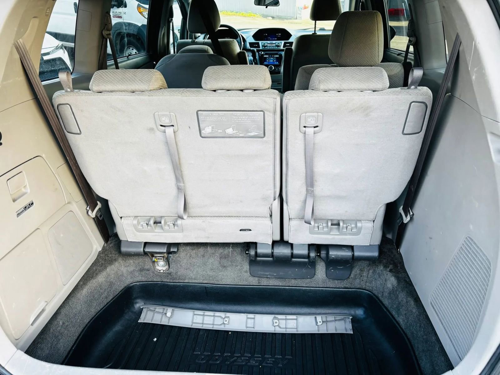 Used 2016 Honda Odyssey SE image 6