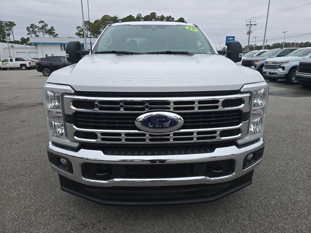Used 2025 Ford F350 XLT image 8