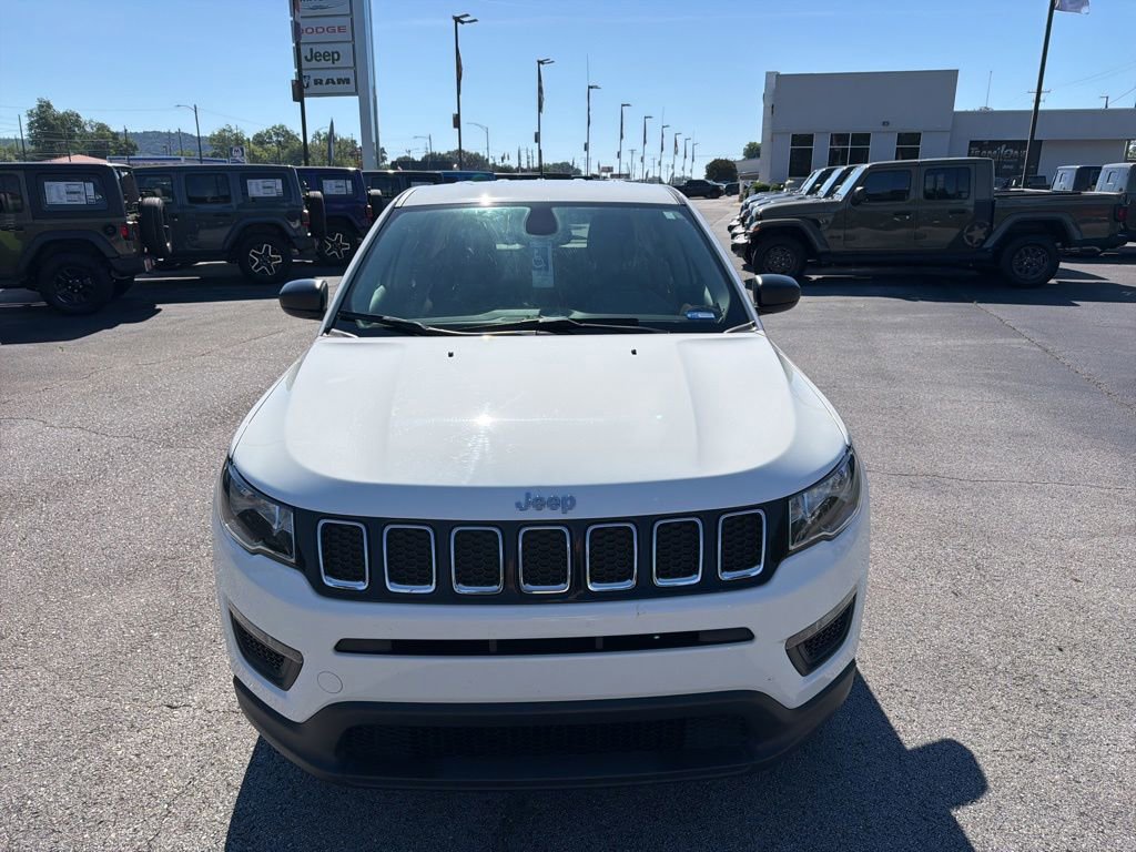 Used 2021 Jeep Compass Sport FWD image 2