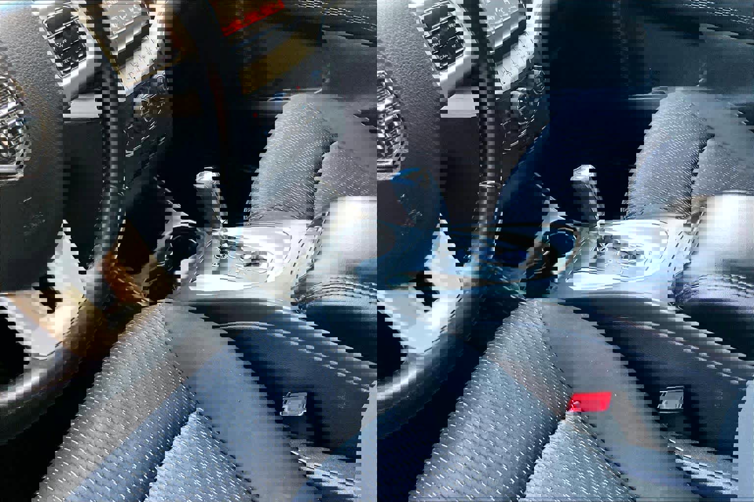 Used 2019 Dodge Journey SE image 16