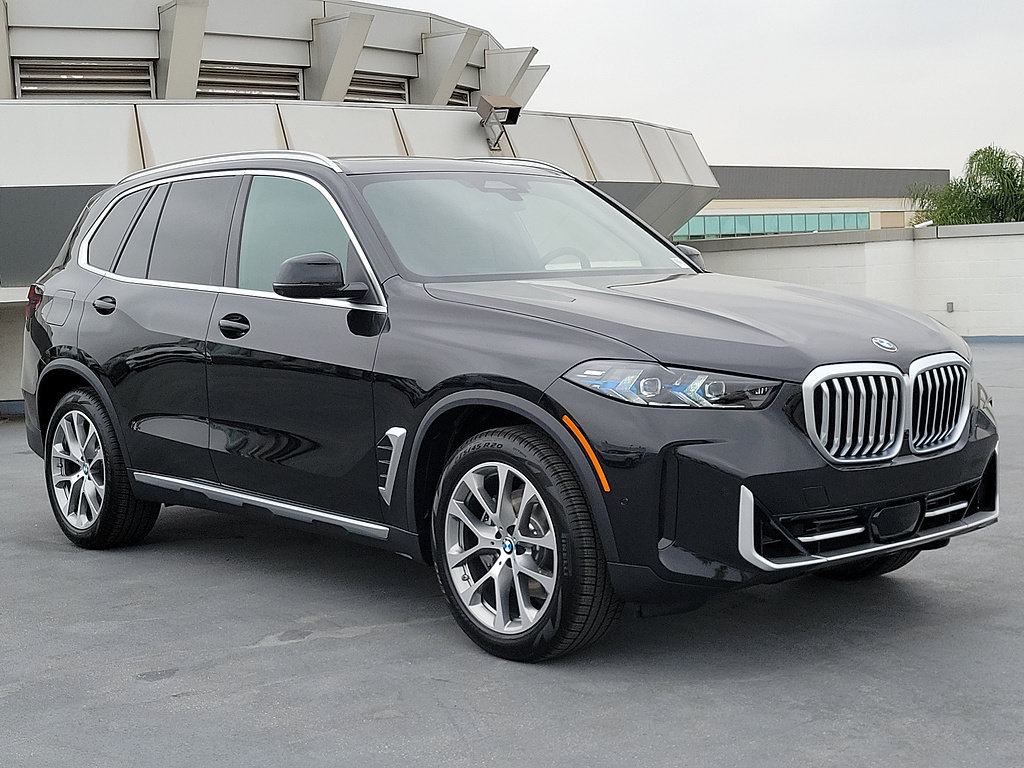 New 2026 BMW X5 sDrive40i w/ Parking Assistance Package RWD image 4