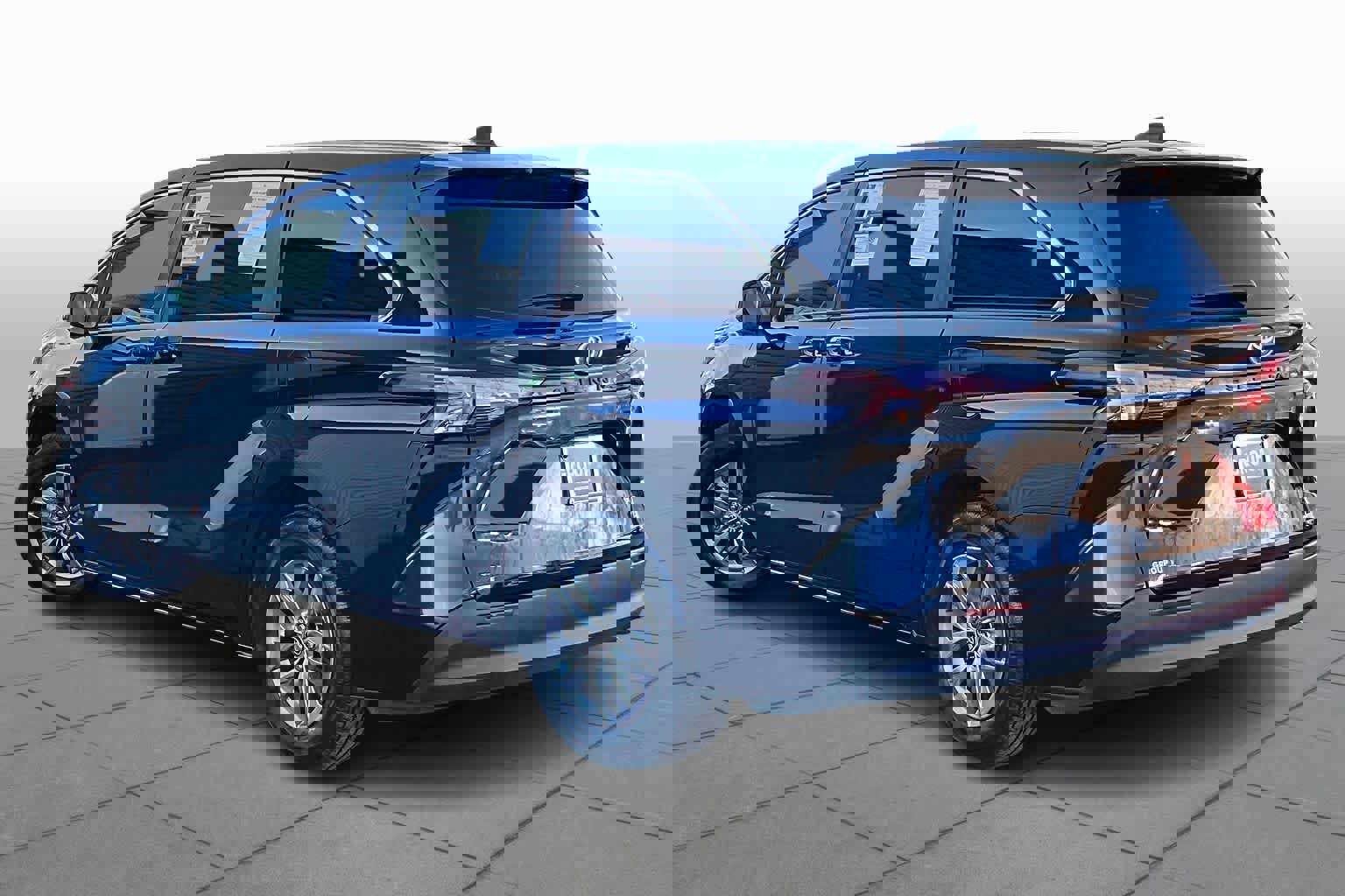 Certified 2024 Toyota Sienna LE image 12