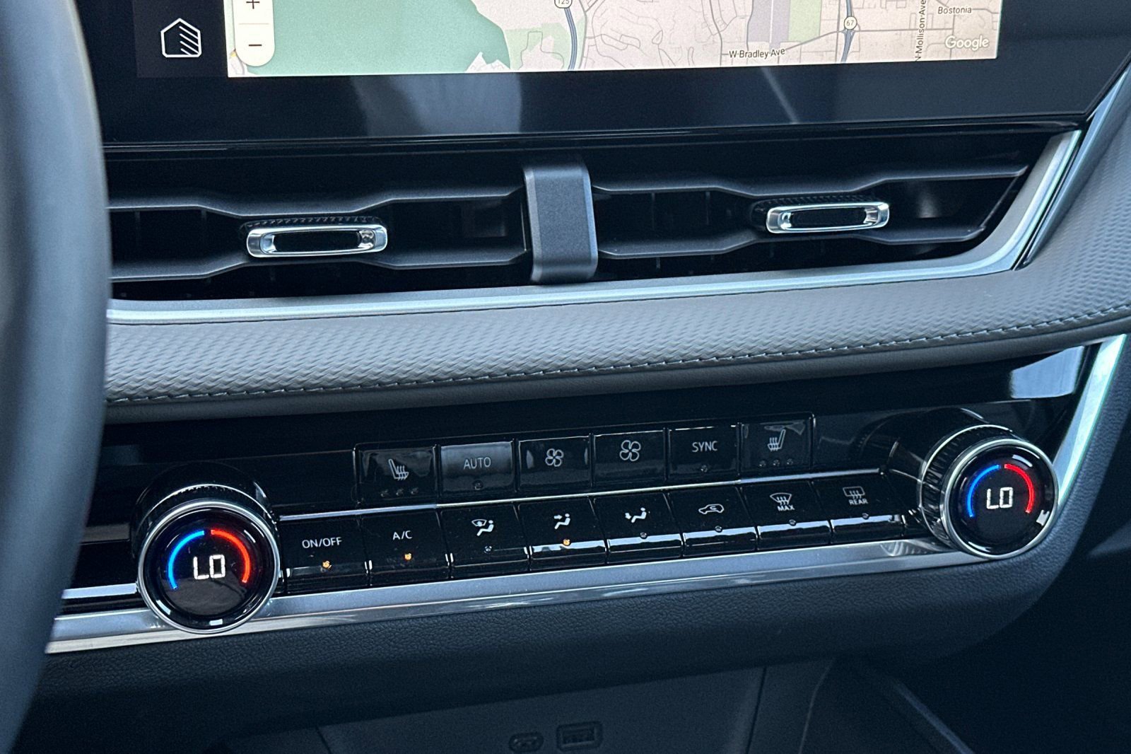 New 2026 Chevrolet Equinox LT w/ Convenience Package II FWD image 21