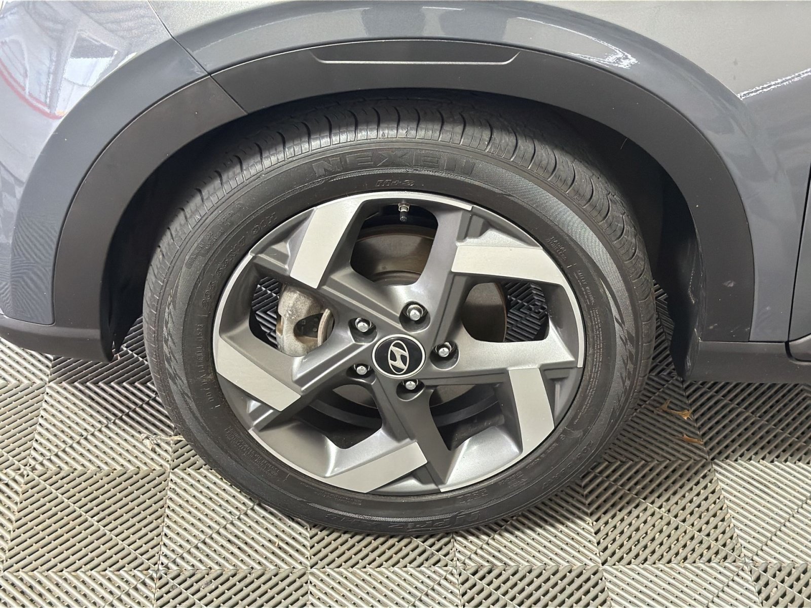 Used 2023 Hyundai Venue SEL FWD image 12
