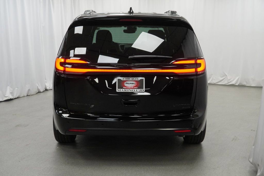 New 2026 Chrysler Pacifica Limited w/ S Appearance Package image 10