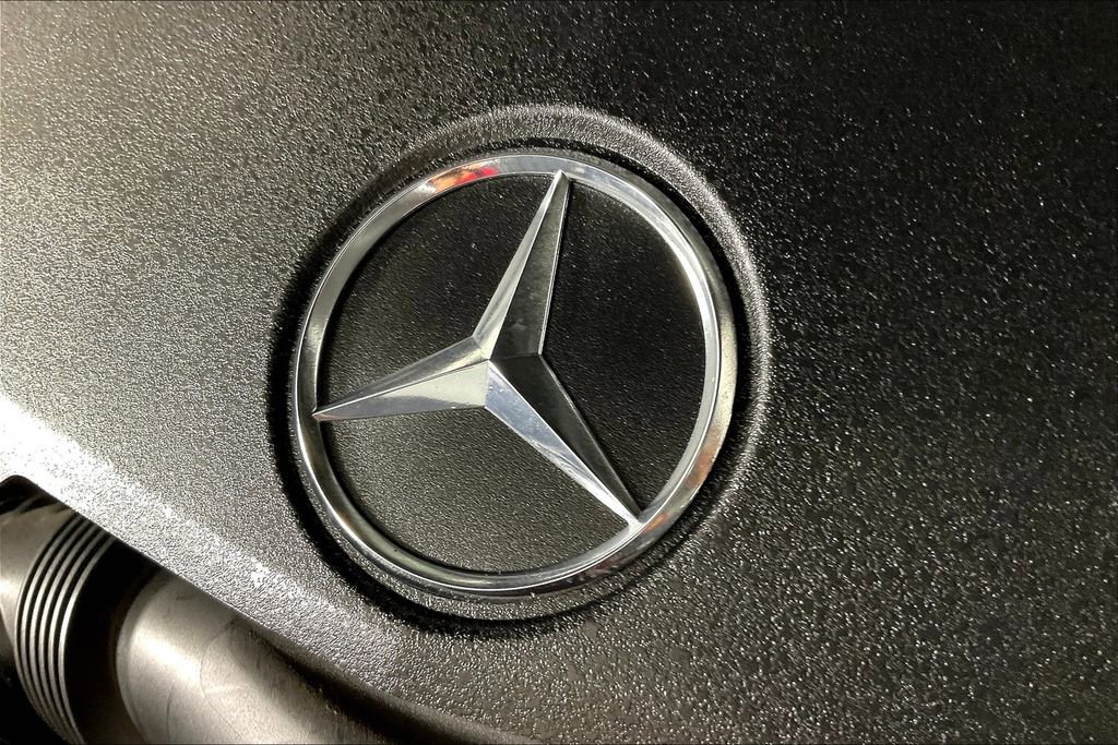 Used 2021 Mercedes-Benz GLC 300 4MATIC image 41