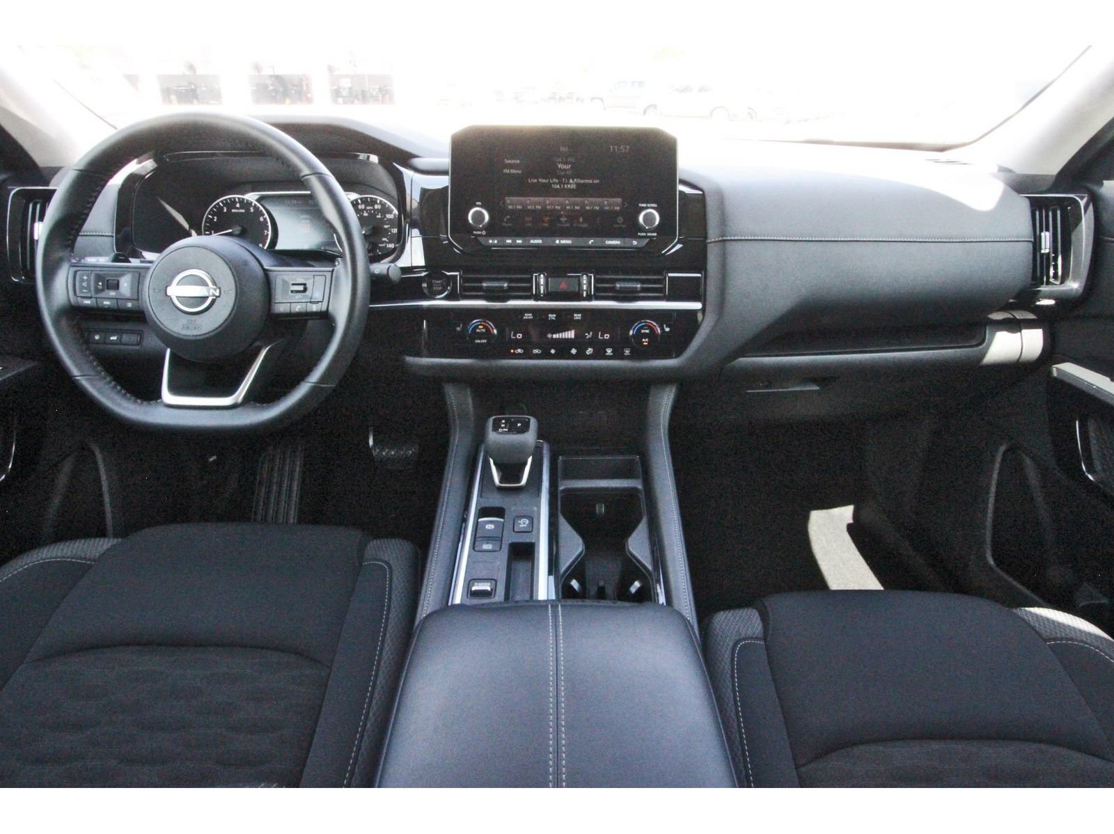 Certified 2025 Nissan Pathfinder SV FWD image 13
