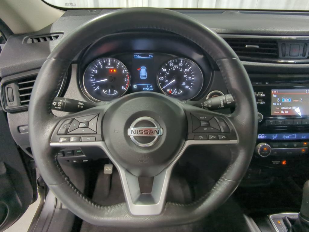 Used 2017 Nissan Rogue SV AWD/4WD image 26