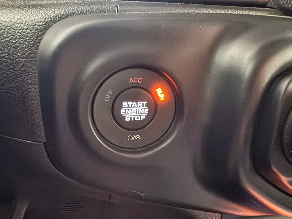 Used 2023 Jeep Gladiator Sport AWD/4WD image 37
