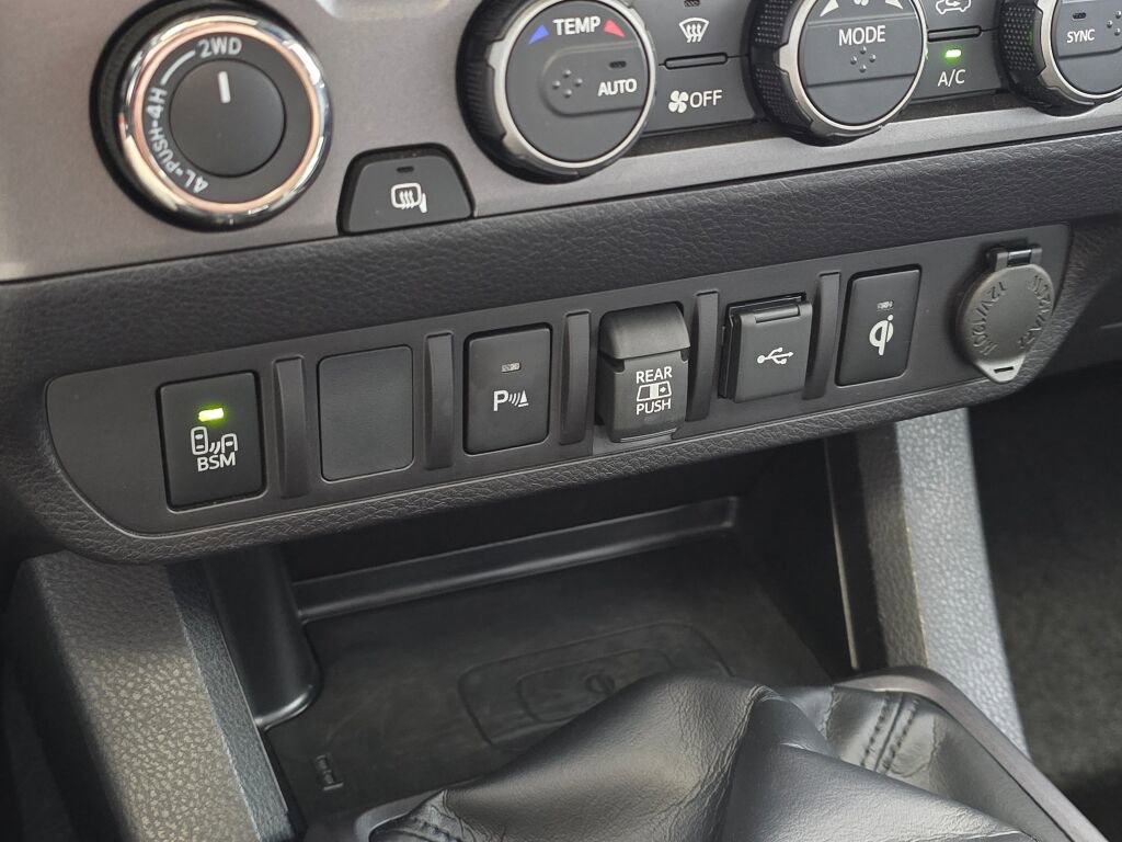 Used 2023 Toyota Tacoma TRD Off-Road w/ TRD Premium Off Road Package image 33