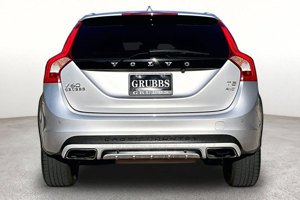 Used 2018 Volvo V60 T5 Cross Country AWD/4WD image 5