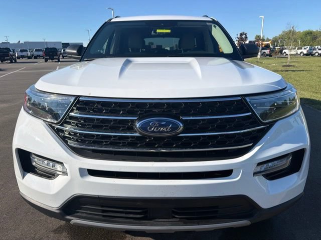 Used 2021 Ford Explorer XLT w/ Equipment Group 202A AWD/4WD image 3