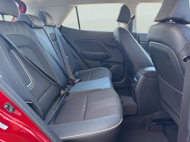 Used 2024 Hyundai Venue Limited image 37