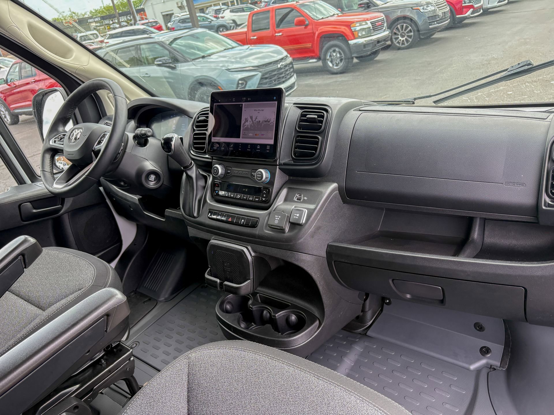 Used 2024 RAM ProMaster 2500 w/ Premium Convenience Group FWD image 24