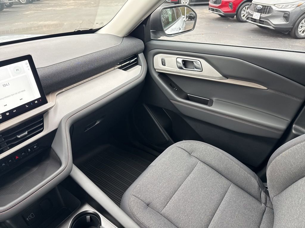 New 2026 Ford Explorer Active image 19