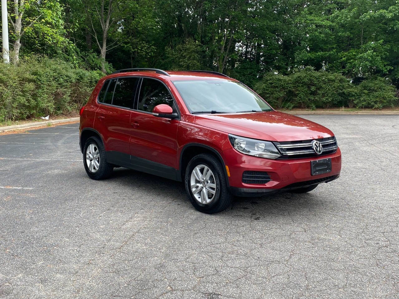 Used 2016 Volkswagen Tiguan S AWD/4WD image 2