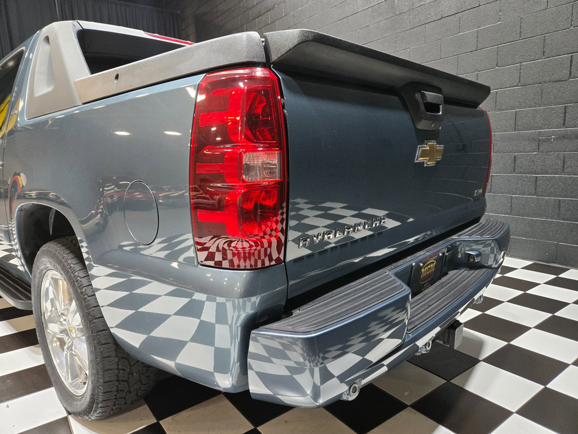 Used 2008 Chevrolet Avalanche LTZ w/ LTZ Preferred Equipment Group image 49