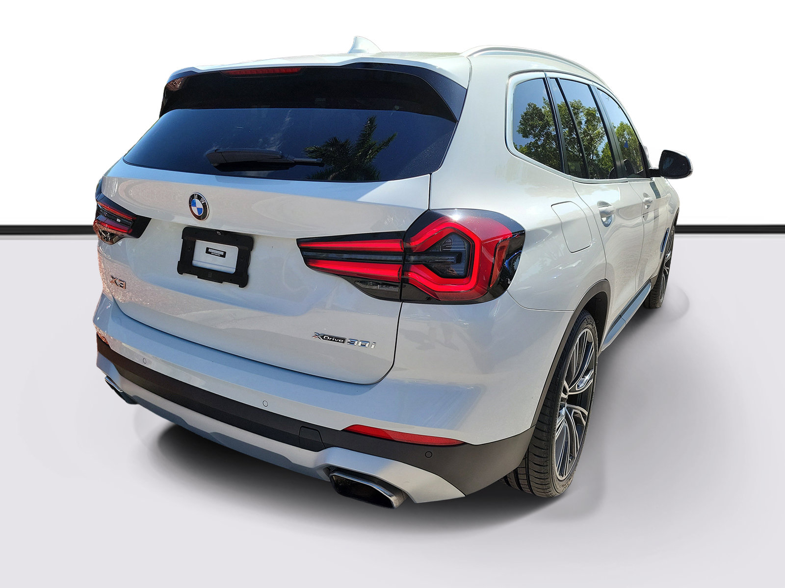Used 2022 BMW X3 xDrive30i w/ Premium Package 2 (ZPA) AWD/4WD image 4