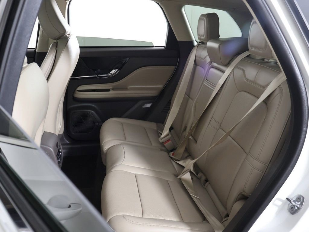 Used 2022 Lincoln Corsair FWD w/ Premium Package image 32