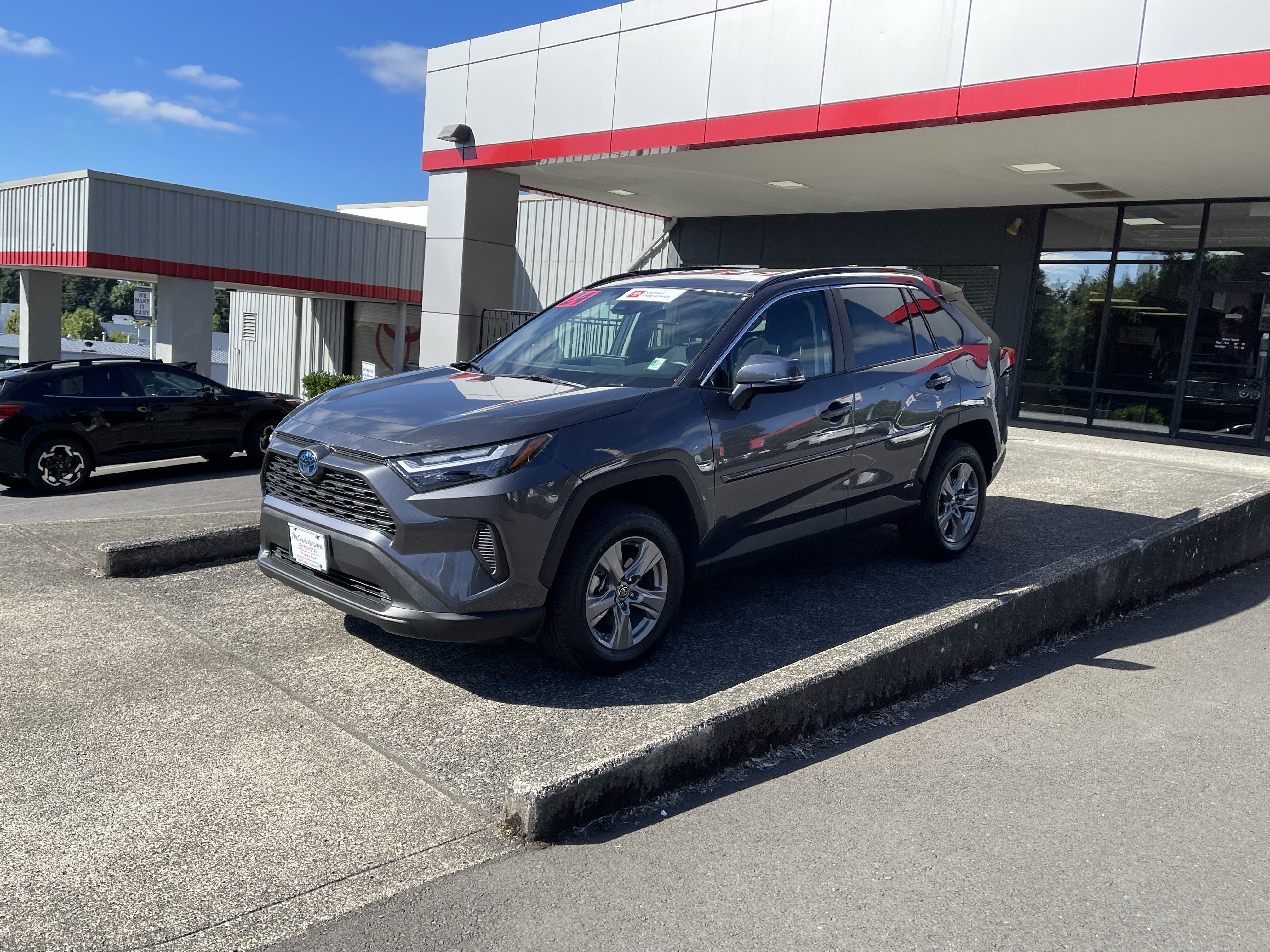 Certified 2024 Toyota RAV4 LE AWD/4WD image 4