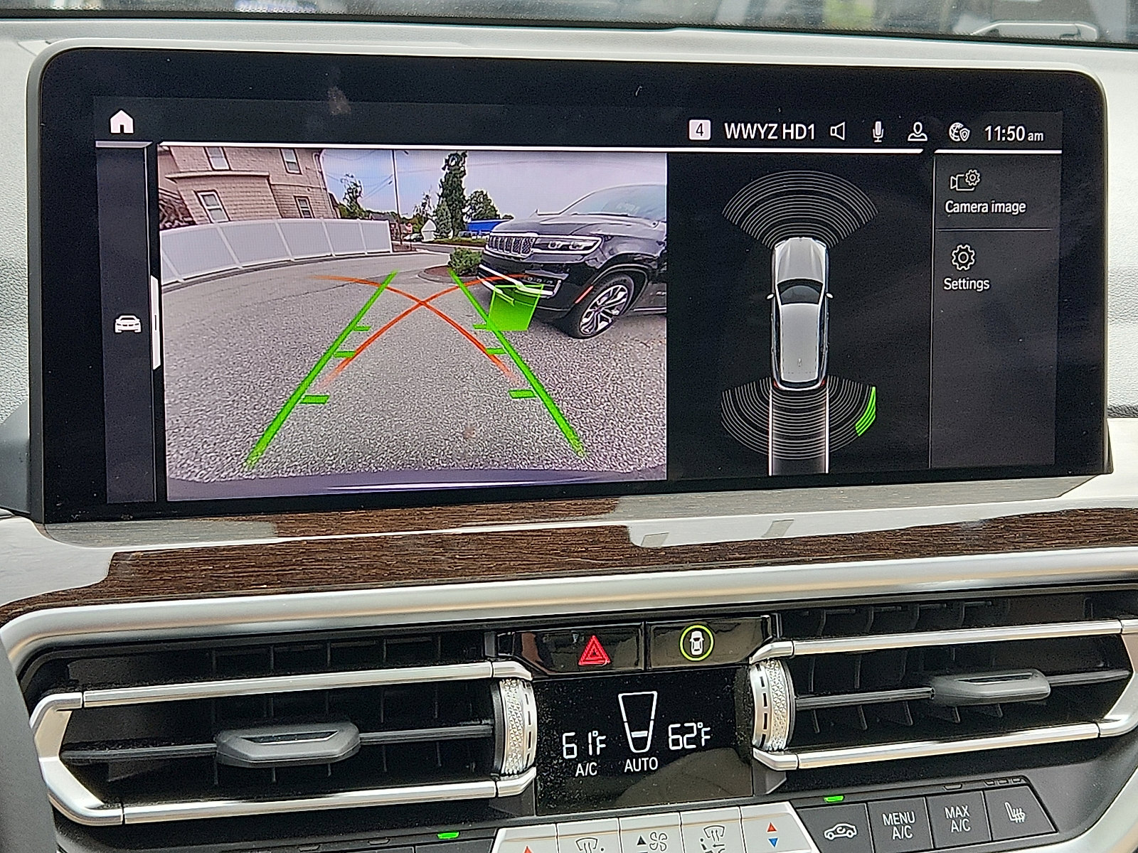 Used 2024 BMW X3 xDrive30i w/ Premium Package image 18