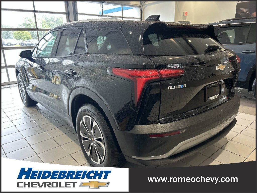Used 2024 Chevrolet Blazer EV LT AWD/4WD image 5