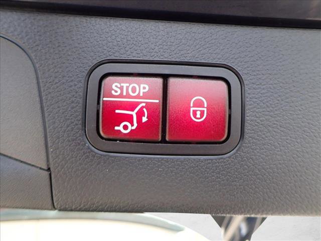 Used 2021 Mercedes-Benz GLC 300 4MATIC image 9