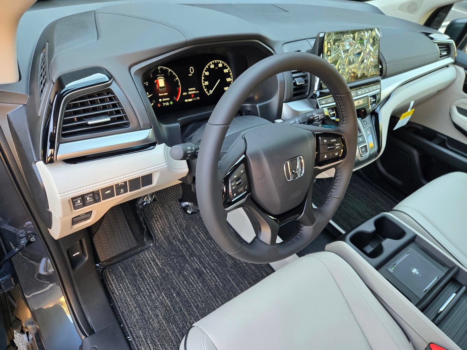 New 2026 Honda Odyssey Touring image 18