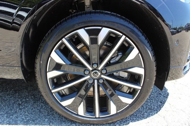 New 2026 Volvo XC60 T8 Ultra w/ Protection Package Premier AWD/4WD image 9