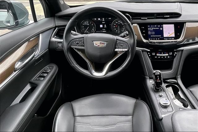 Used 2023 Cadillac XT6 Premium Luxury w/ Platinum Package AWD/4WD image 5