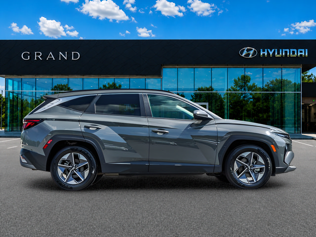 Used 2025 Hyundai Tucson SEL FWD image 7