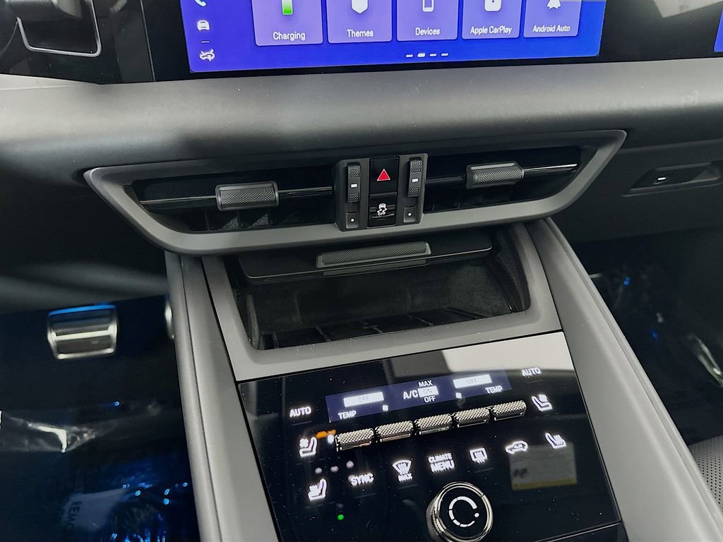 Used 2025 Porsche Macan Turbo Electric image 18