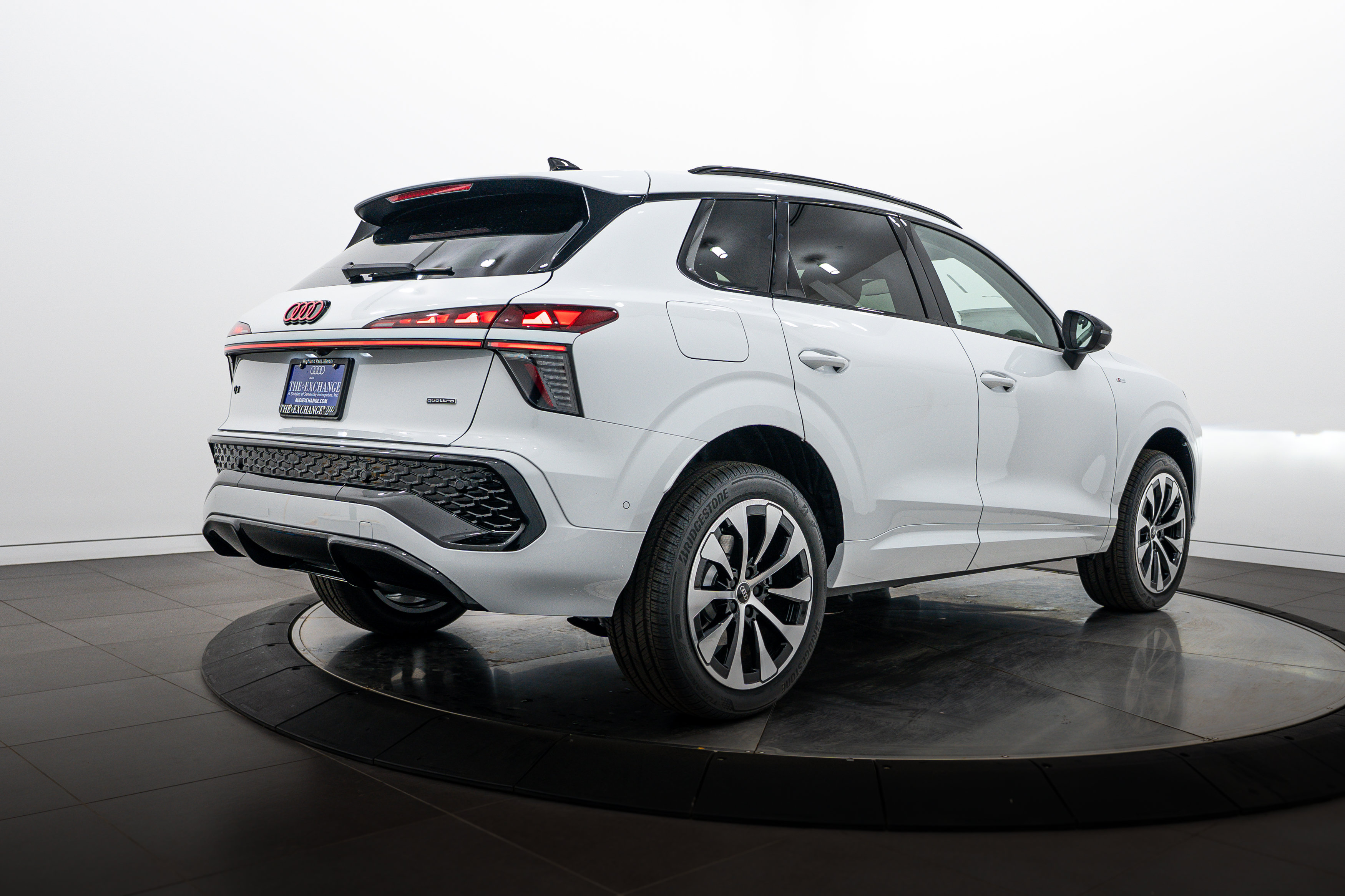 New 2026 Audi Q3 quattro 2.0T AWD/4WD image 4