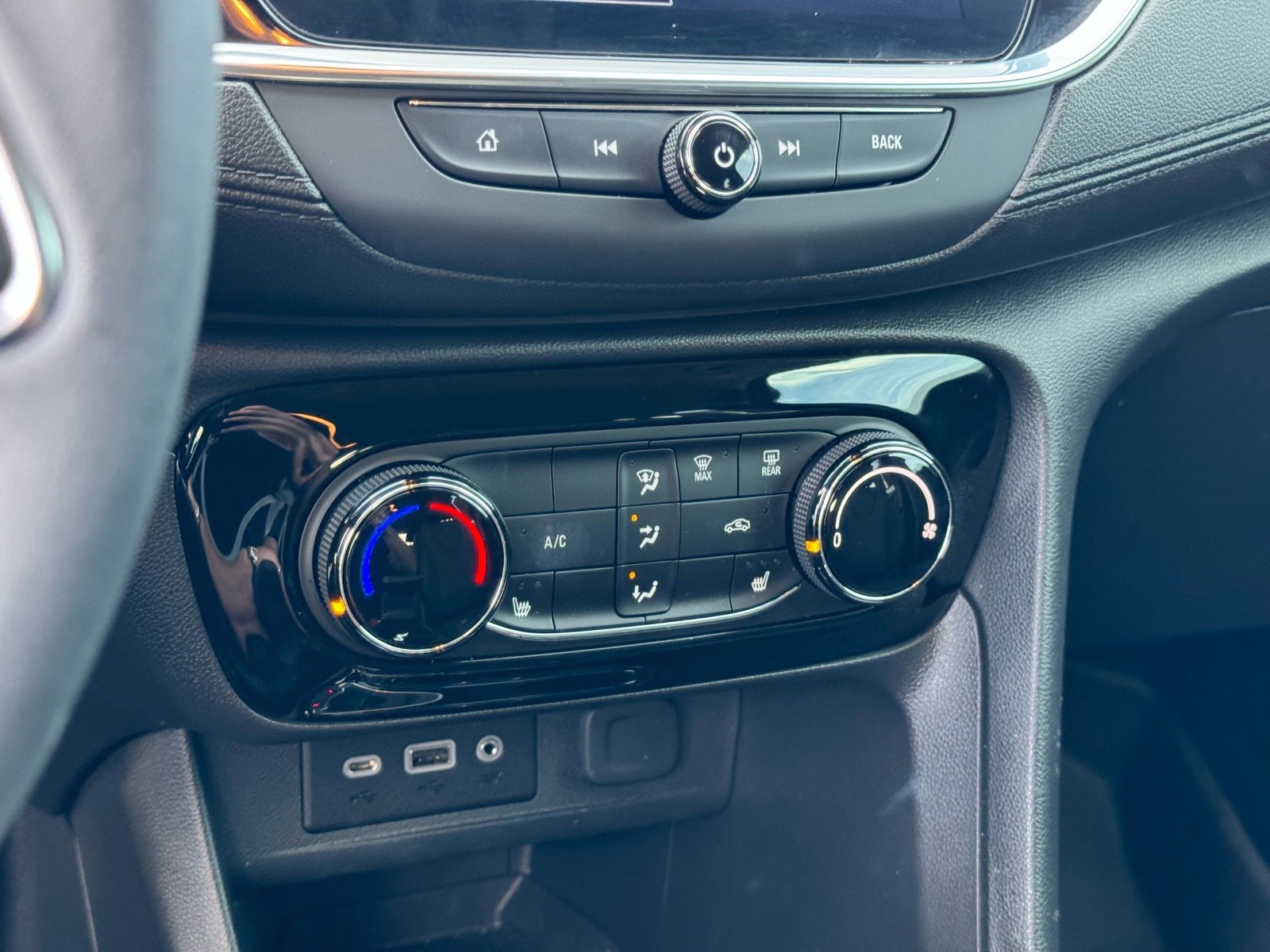 Used 2023 Buick Encore GX Preferred w/ Cold Weather Comfort Package image 25