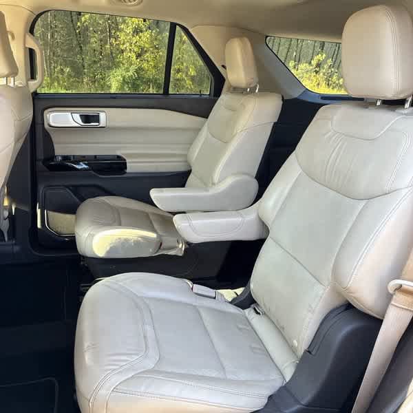 Used 2021 Ford Explorer Platinum w/ Equipment Group 601A AWD/4WD image 21