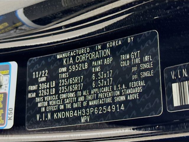 Used 2023 Kia Carnival LX FWD image 32