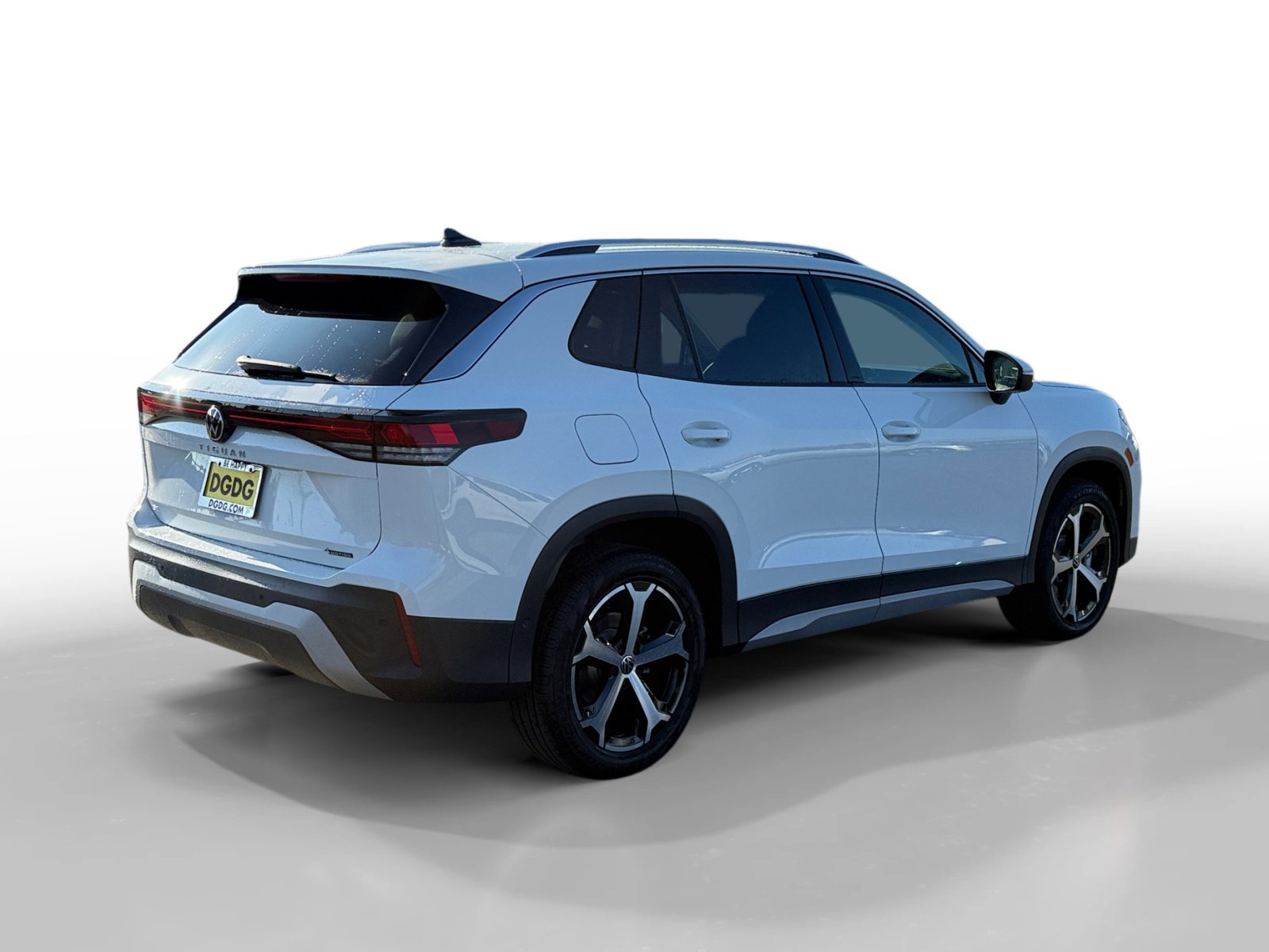 New 2026 Volkswagen Tiguan SE image 5