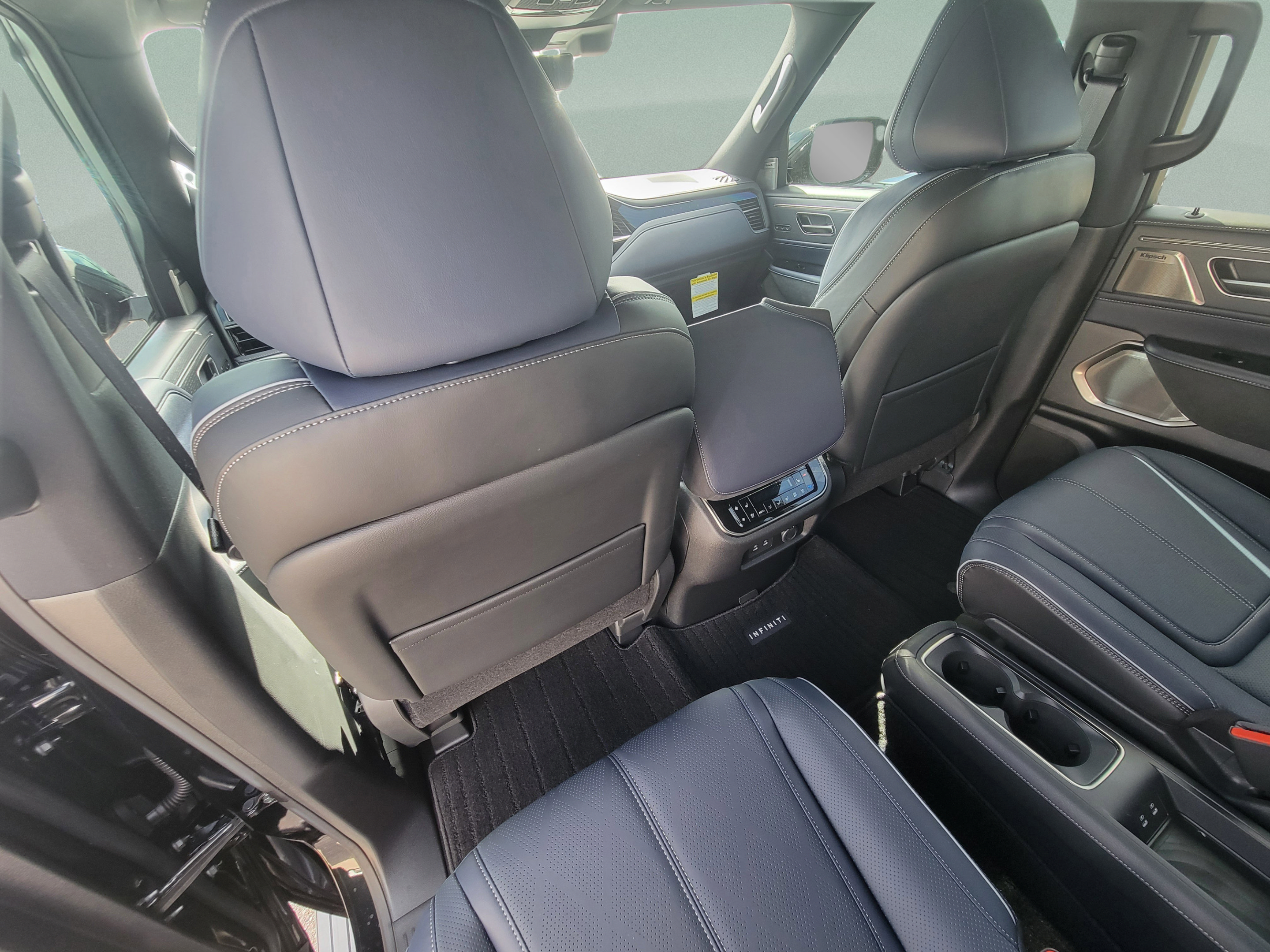 Certified 2026 INFINITI QX80 4WD w/ Sport Exterior Package image 9