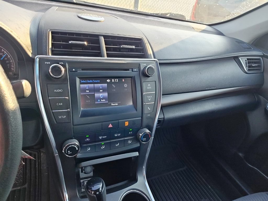 Used 2015 Toyota Camry LE FWD image 11